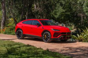 Lamborghini Urus Shiny Black Package 2018 года  (NA)